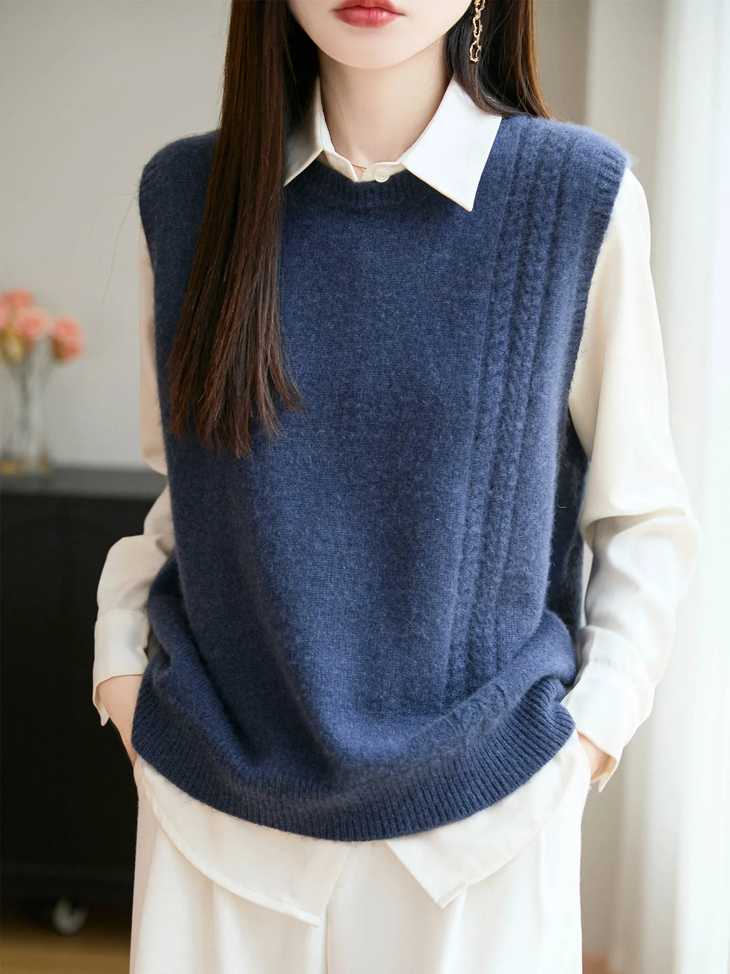 

00 Pure Wool Knitted Vest Women's Layering Autumn Winter round Ne Svel Sweater Loose Versatile oulder Top
