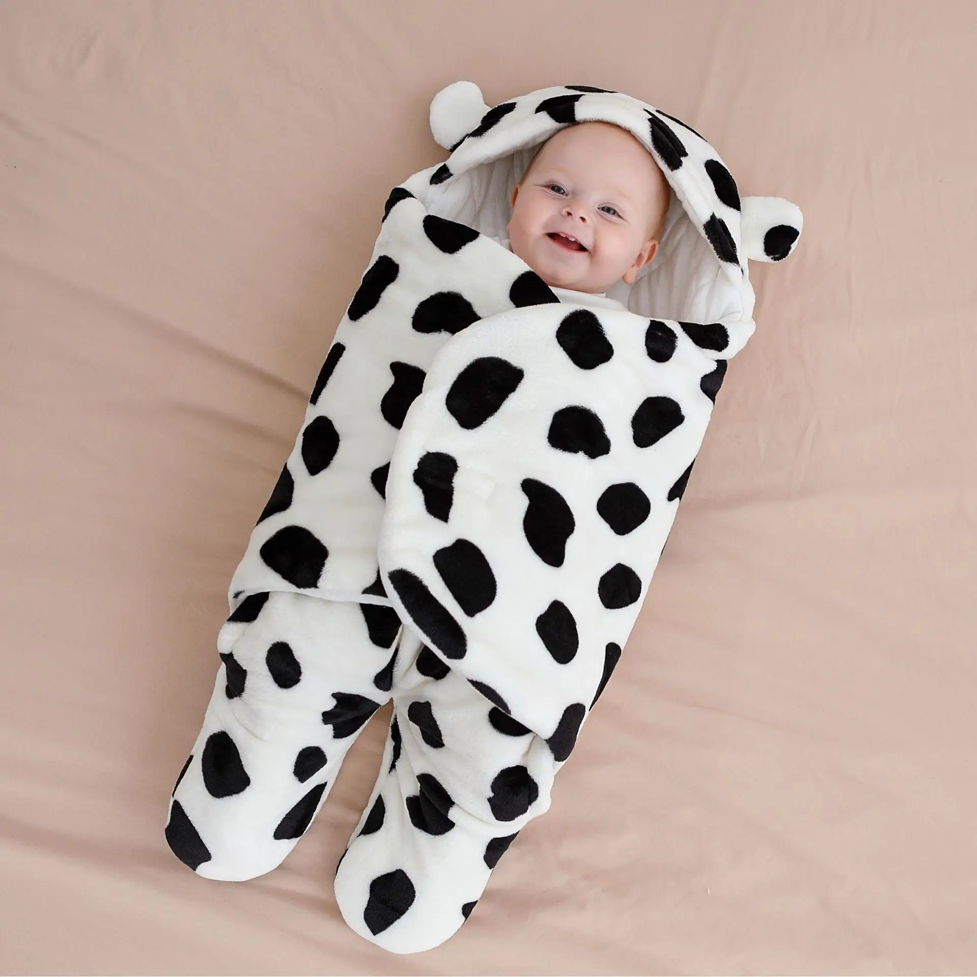 

Baby Holding Quilt Flannel Baby Sleeping Bag Thick Split Leg Anti-kick Quilt Baby Wrapped Autumn And Winter Newborn Swaddle Bag