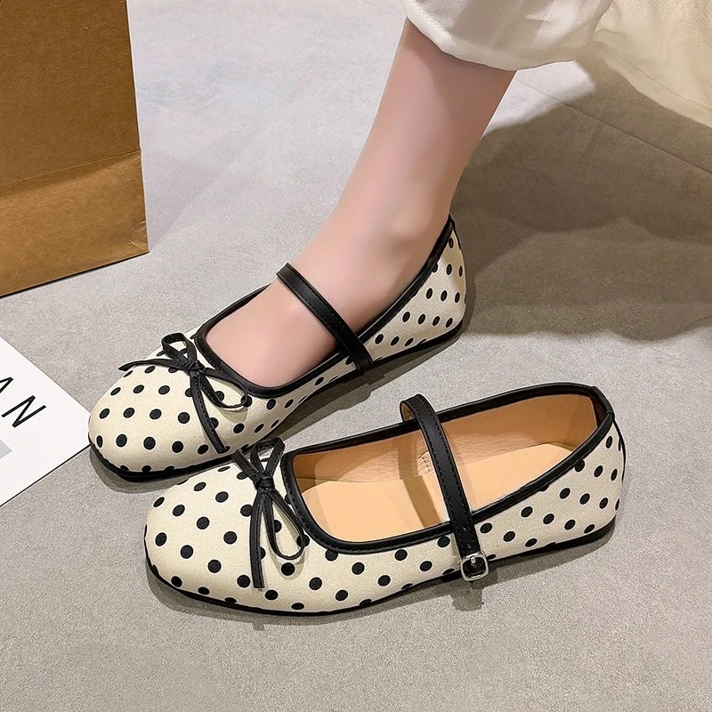 2026Autumn New Fashion Polka Dot Mary Jane Shoes for Women Luxurious Round Toe Buckle Casual Shoes Elegant Dress Shoes for Women