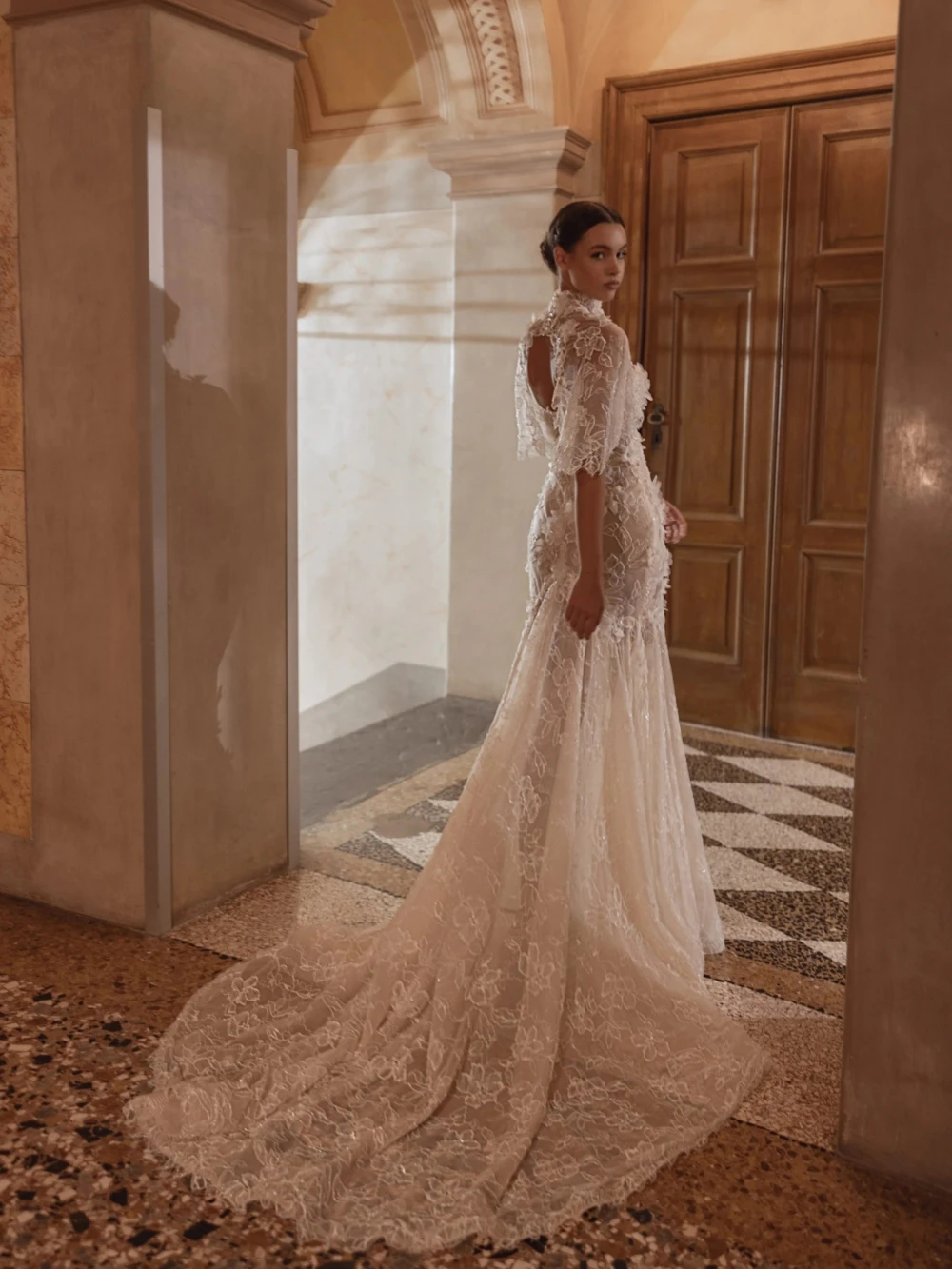 Ręcznie Robiona Suknia Ślubna z Koralikami, Kwiatami 3D, Odpinanymi Rękawami, Iluzja Syreny, Długa Suknia Ślubna, Personalizowane Błyszczące Sukienki dla Panny Młodej