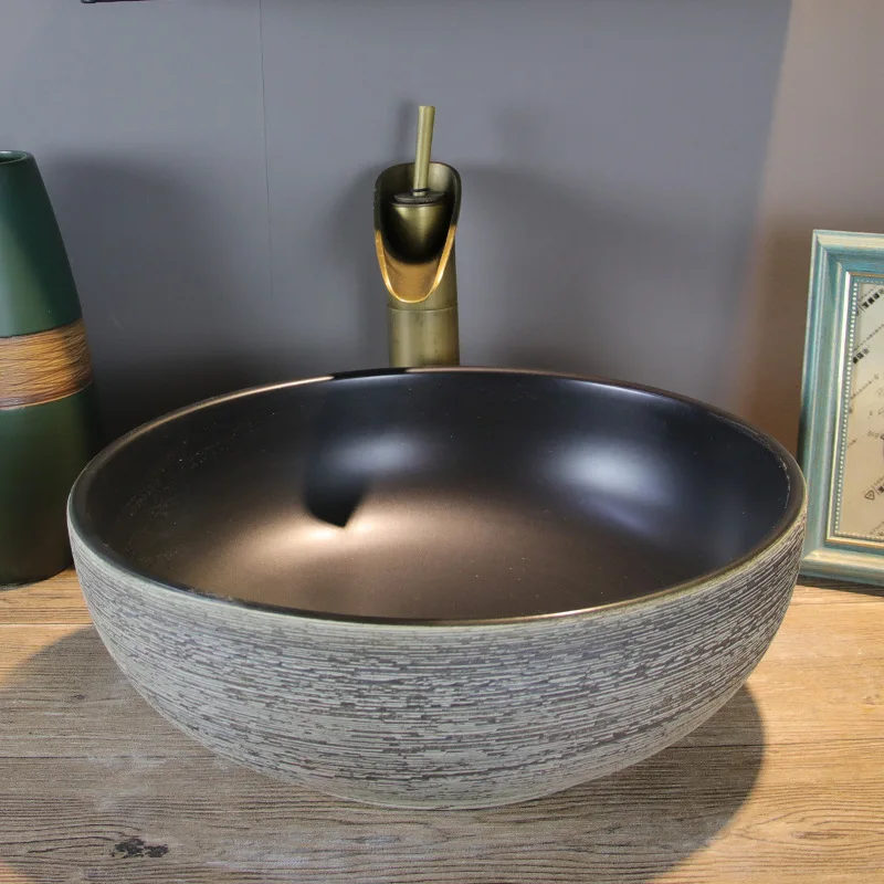 On-stage  Ceramic washbasin Round single  Retro European art  Household bathroom wash basin