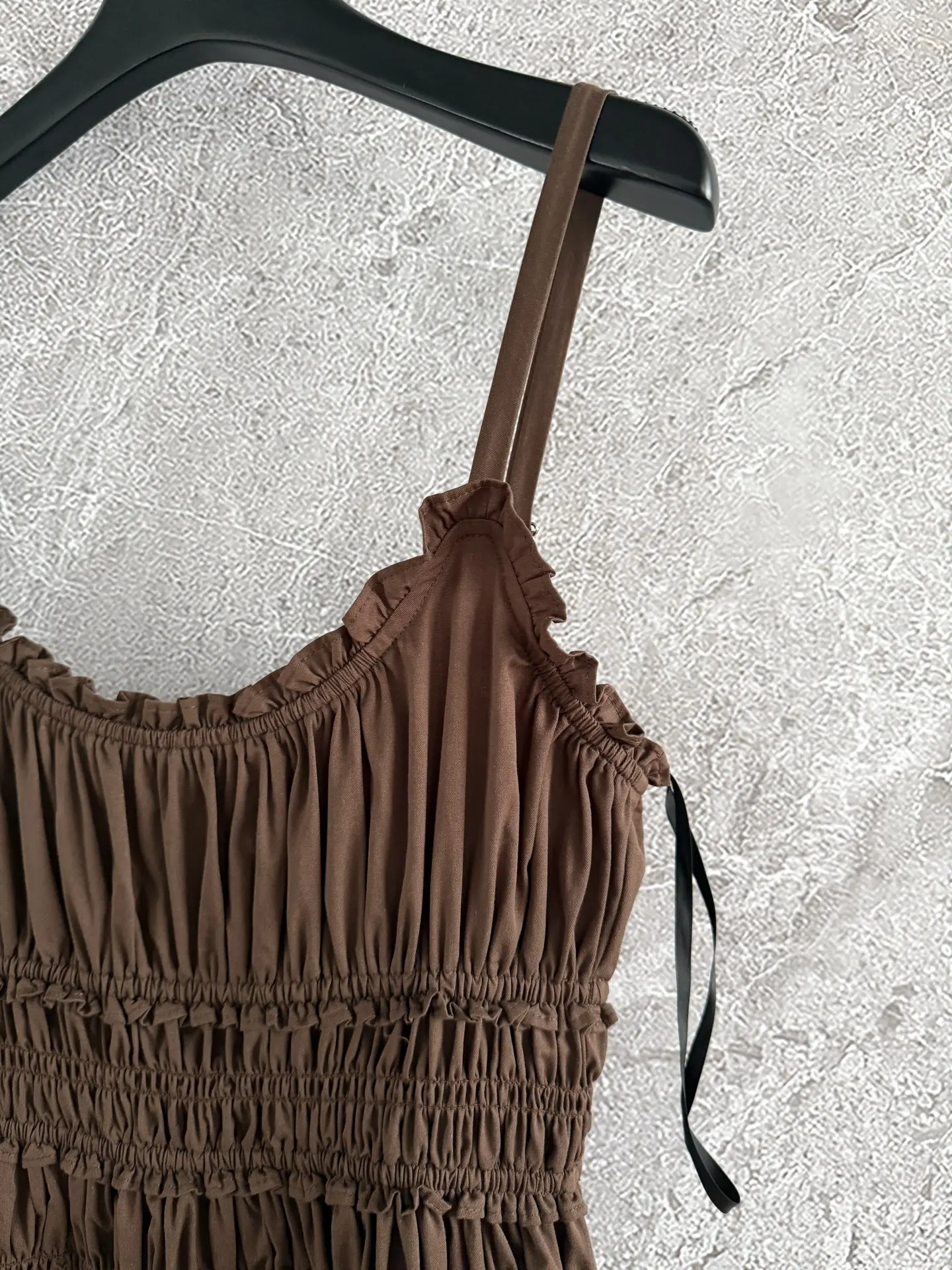 2025 ใหม่ผู้หญิง Mocha สีผ้าฝ้าย Smocking จีบเอวยางยืดรอบคอลําลองสุภาพสตรีสลิง Robe