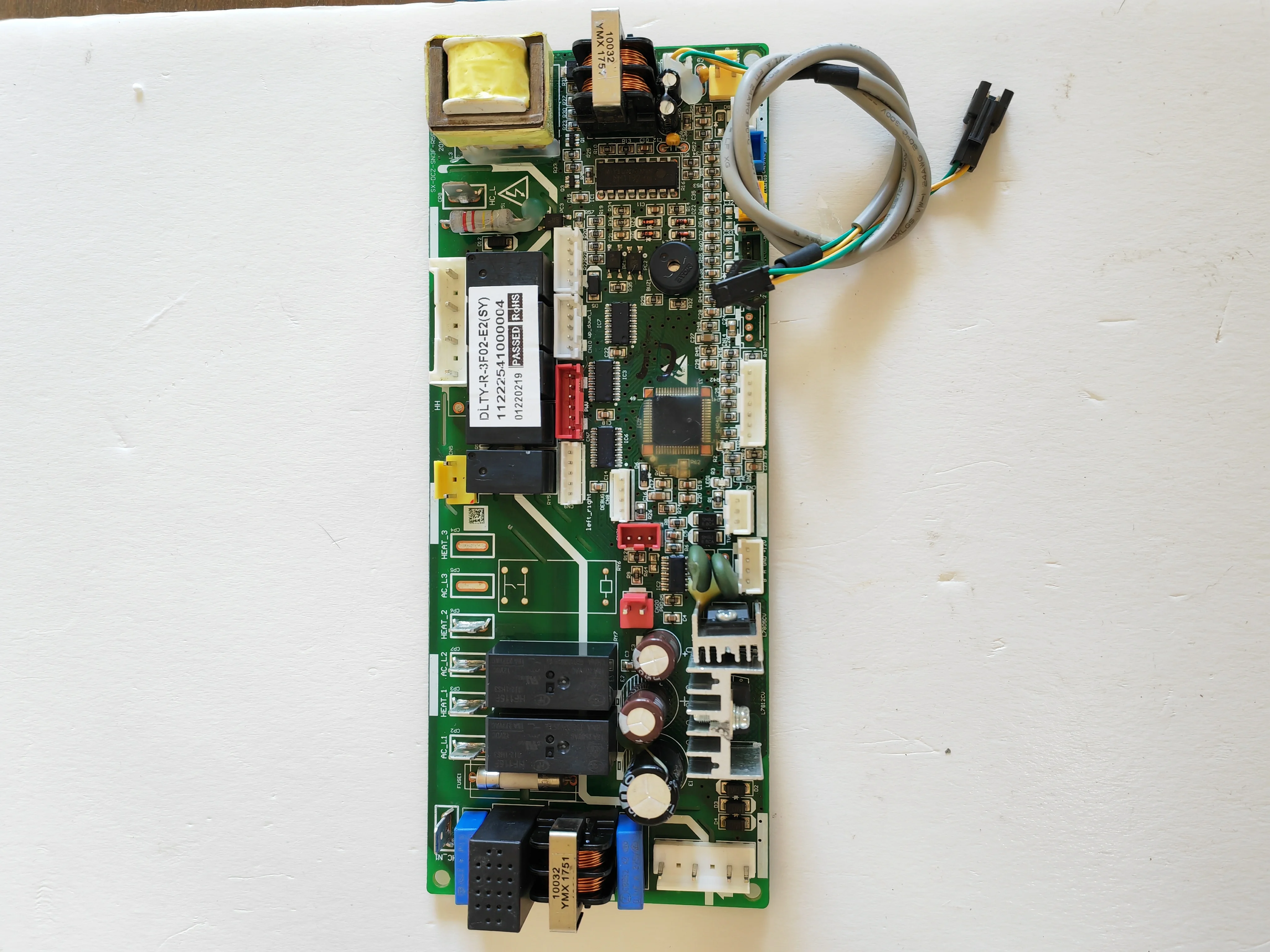 Nuovo computer di bordo originale per aria condizionata DLTY-R-3F02-E2(SY) 11222541000004 per parti