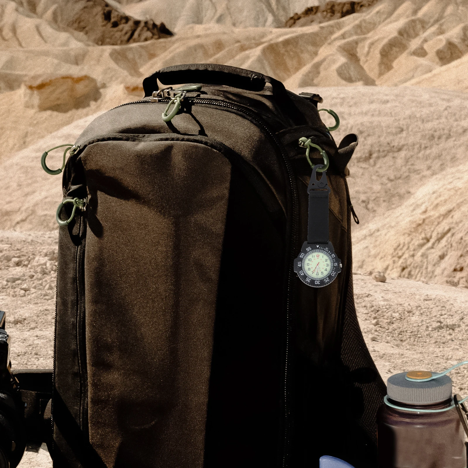 

Carabiner Backpacker Hanging Watch Mountaineering Clip Outdoor Pocket Watch Anti-Scratch Digital Dial For Hiking Travel