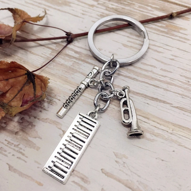 European And American Music Students, Music Lovers, Keyboard, Electronic Organ, Flute, Horn, Symphony Keychain