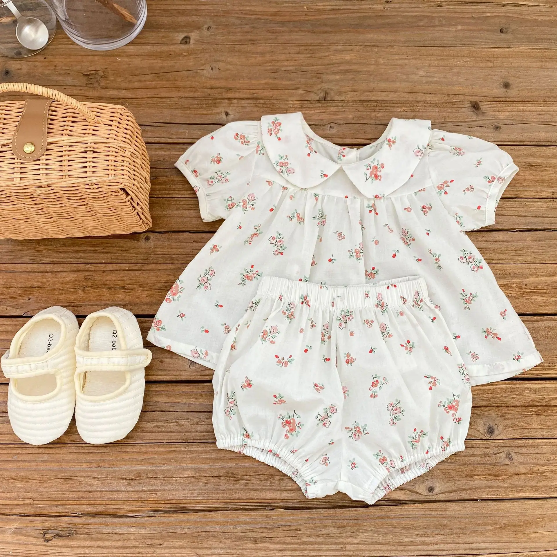 Summer New Style 0-3 Year Old Girl, With Doll Collar Short-Sleeved Floral Top and Two Pieces of Bread Pants