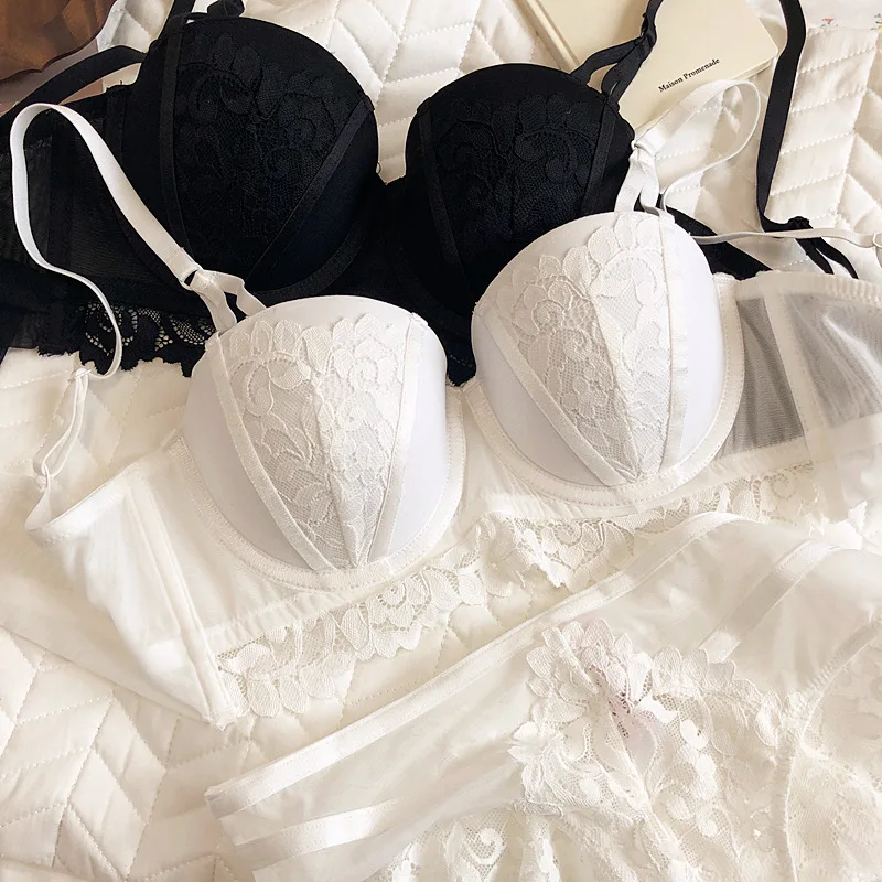 Ensemble de sous-vêtements en dentelle pour petite poitrine, culotte sexy, optique inférieure fine, demi-tasse, soutien-gorge creux