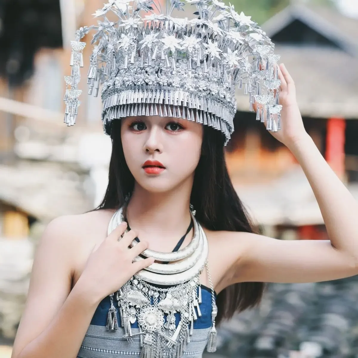 Nuovo copricapo di minoranza etnica Miao gioielli testa puntelli cappello Guangxi lega argento cappello di metallo copricapo di colore argento gioielli testa grande