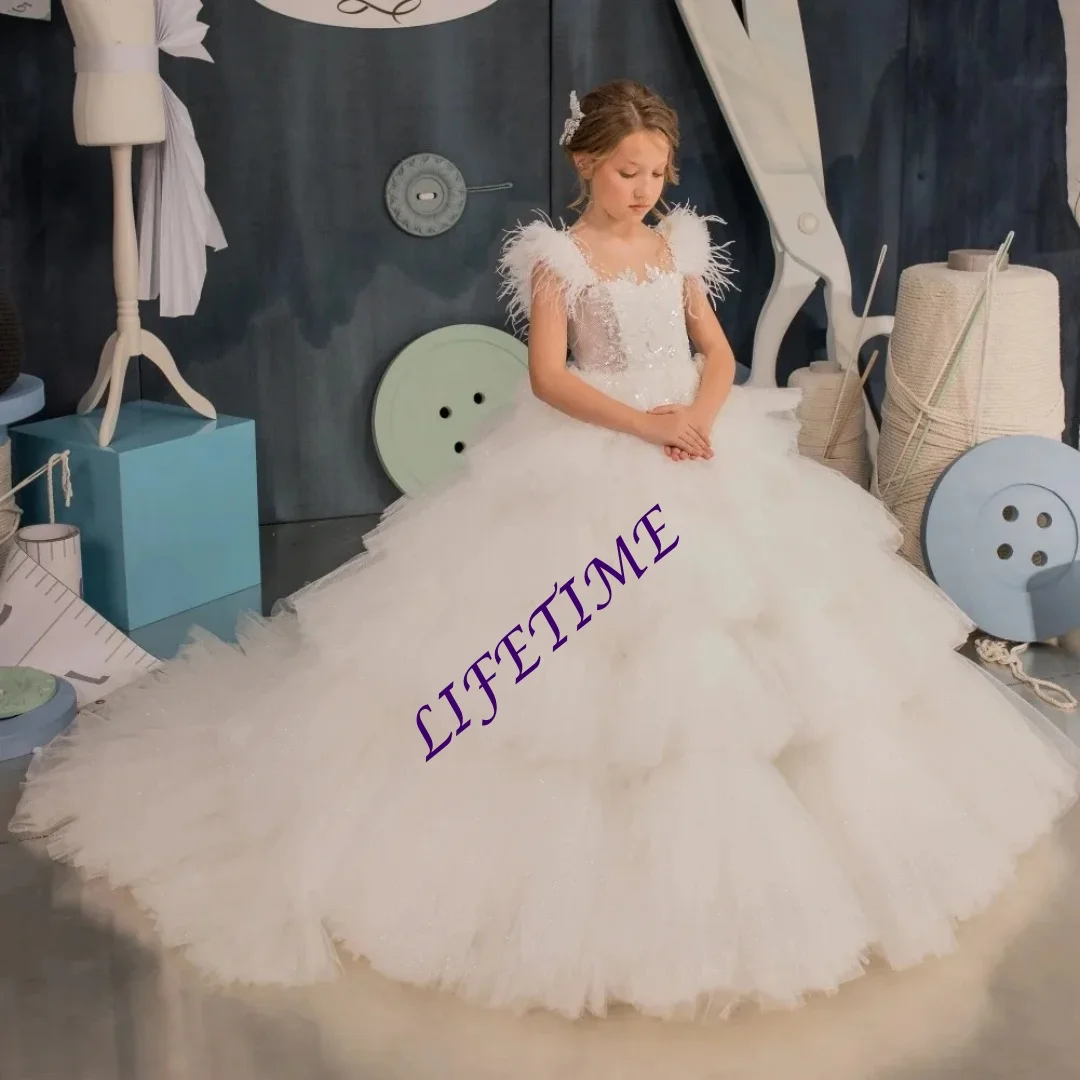 Abiti da compleanno per ragazze bianche di lusso Abiti da ragazza di fiori a strati con paillettes di piume per abiti da ballo per bambini per feste di nozze personalizzati