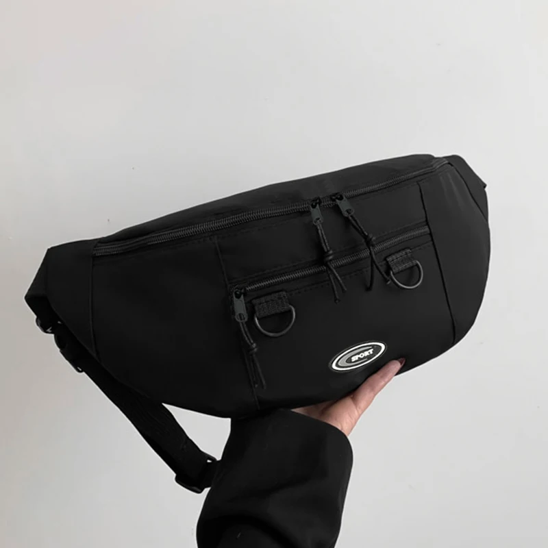 

Men's and women's cross-body bags are simple, versatile and multi-functional. They have multiple layers of pockets.