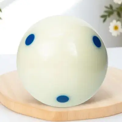 

Professional Billiard White Ball Made of High Grade Resin Fully Embedded 6 Dots for Better Control Wear Resistant