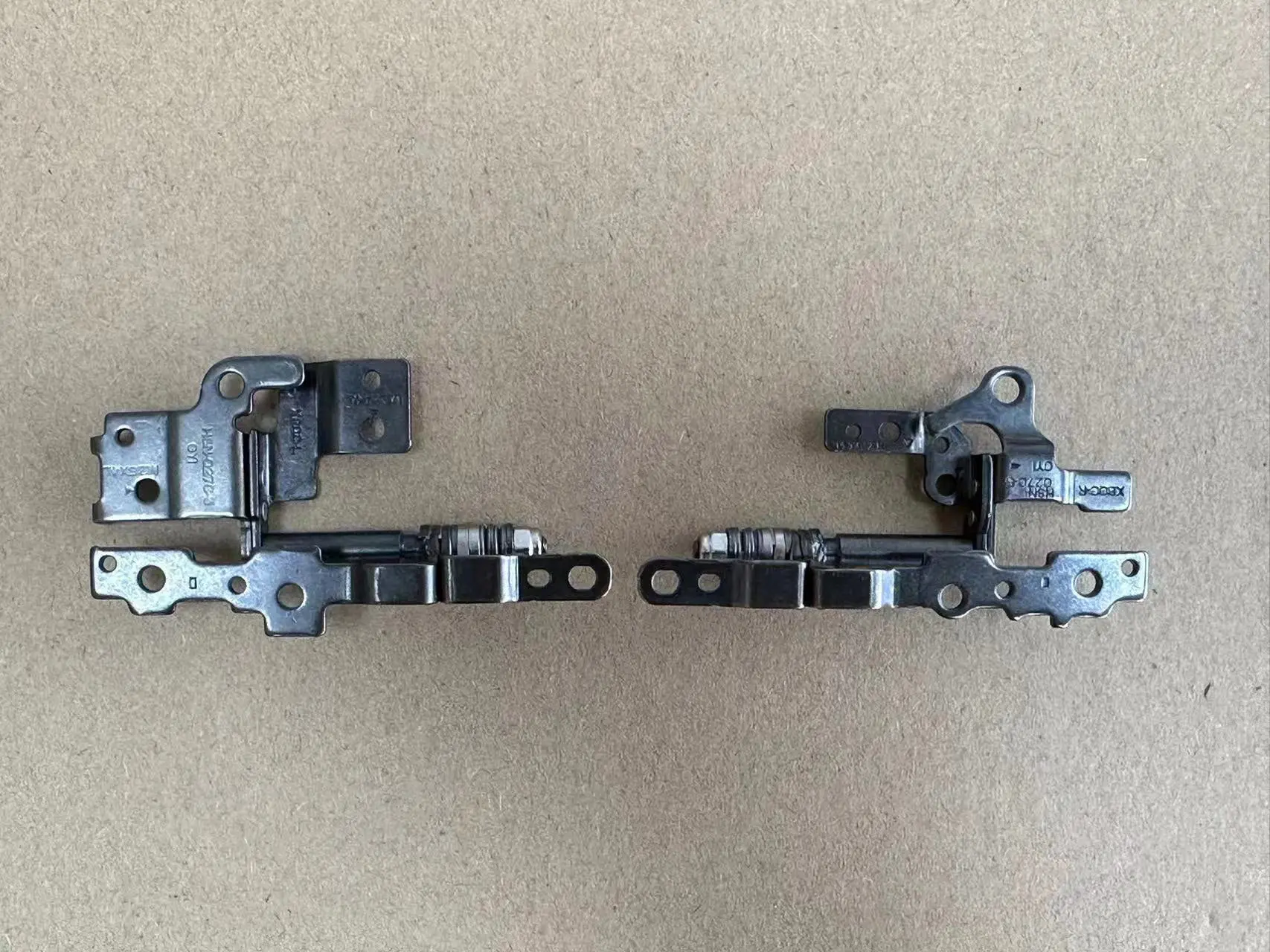 B=For M21732-001  PROBOOK 450 G8 450 G9 650 G9 G10 LCD Shaft Hinges Set Hinge R&L