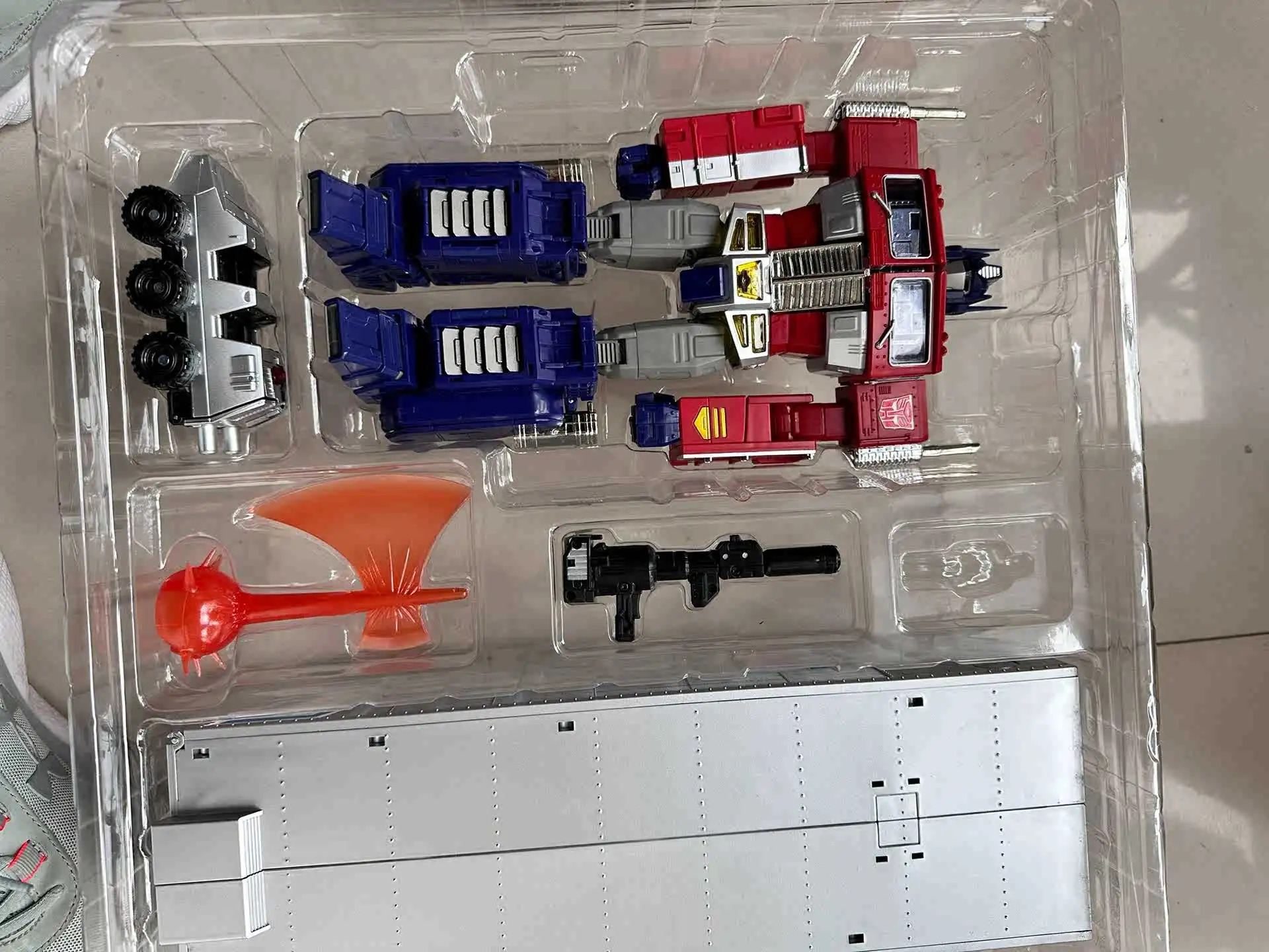 In Stock TAKARA TOMY Genuine MP 10 Optimus Prime Model Toys Transformers MASTERPIECE Transformers G1