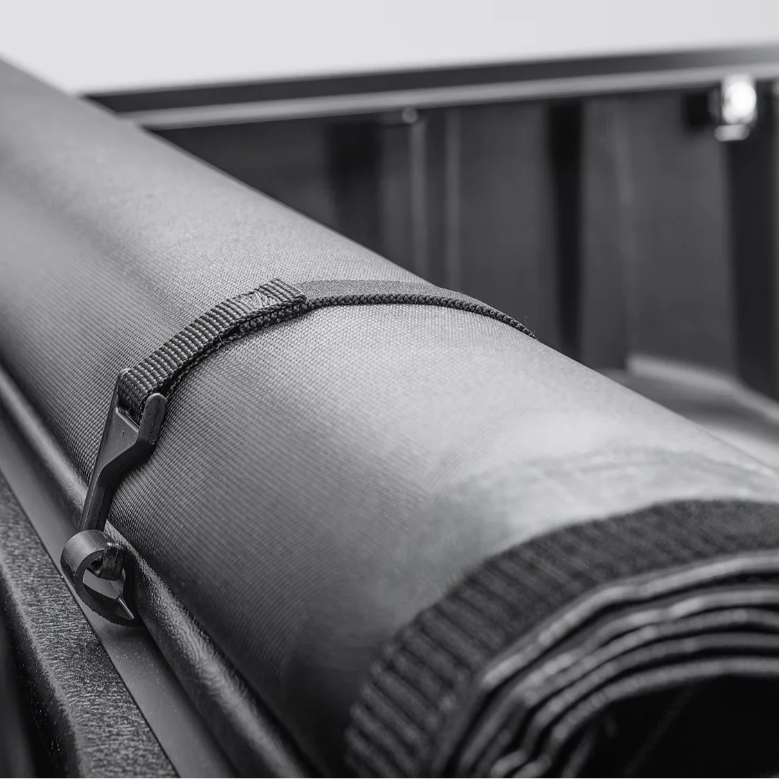 

Dream Car Car Accessories Soft Roll Up Low Profile Tonneau Cover For Ford F150 5.5ft/ 250/350
