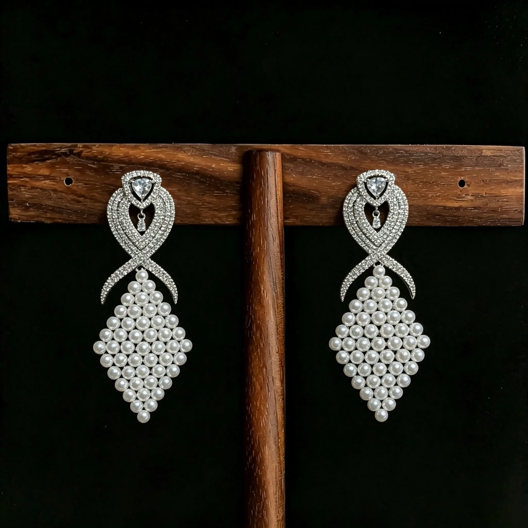 HIBRIDE New European and American Style Premium Zircon Jewelry Pearl Earrings Suitable for Wedding Bridal Party Gifts E436