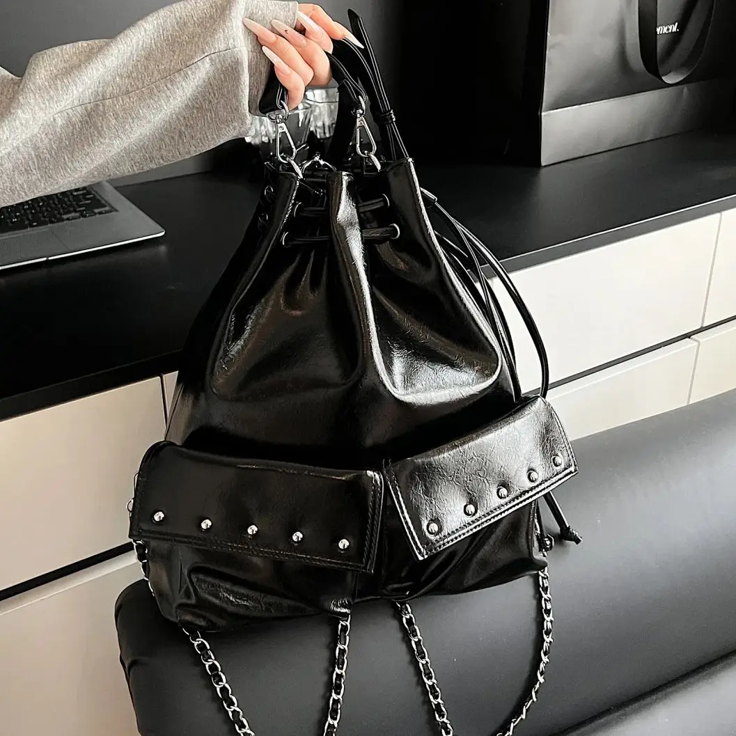 

Zeyph Sweet And Cool Street Style Backpack Pu Material Patent Leather Fashion Fabric Large Capacity