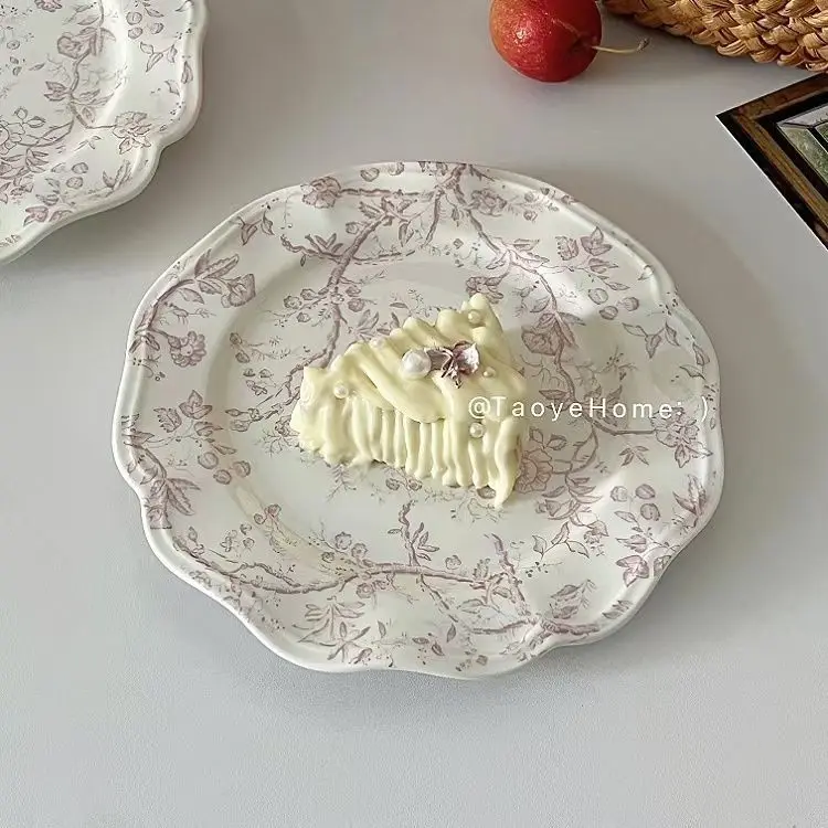 

French Retro Relief Lacy Ceramic Plate Fantasy Powder Flower Western Dinner Plate Home Dessert Dish Senior Tableware