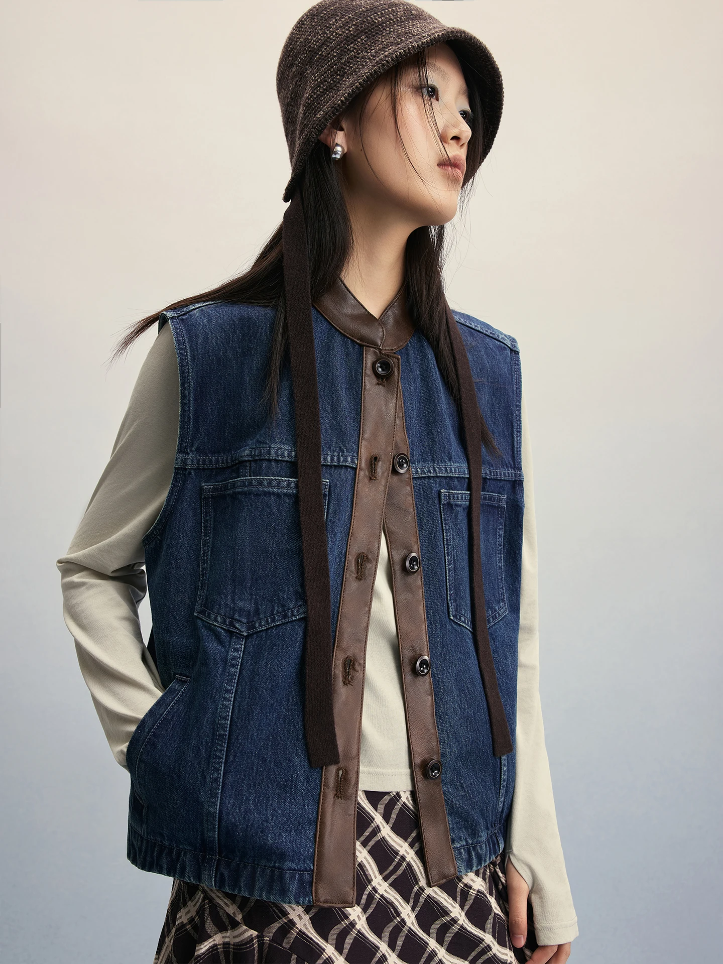 

Женский джинсовый жилет Caremind с эффектным пэчворком, весна 2026, из смесового хлопка, с воротником-стойкой, на одной пуговице