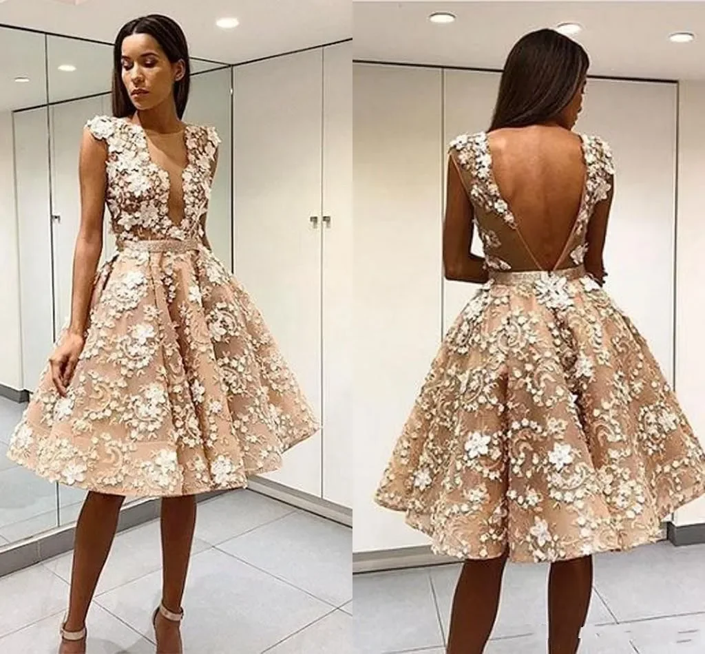 

Short Mini Champagne A Line Cocktail Dresses Jewel Neck Lace Appliques Sexy V Knee Length Prom Homecoming Gowns Customized
