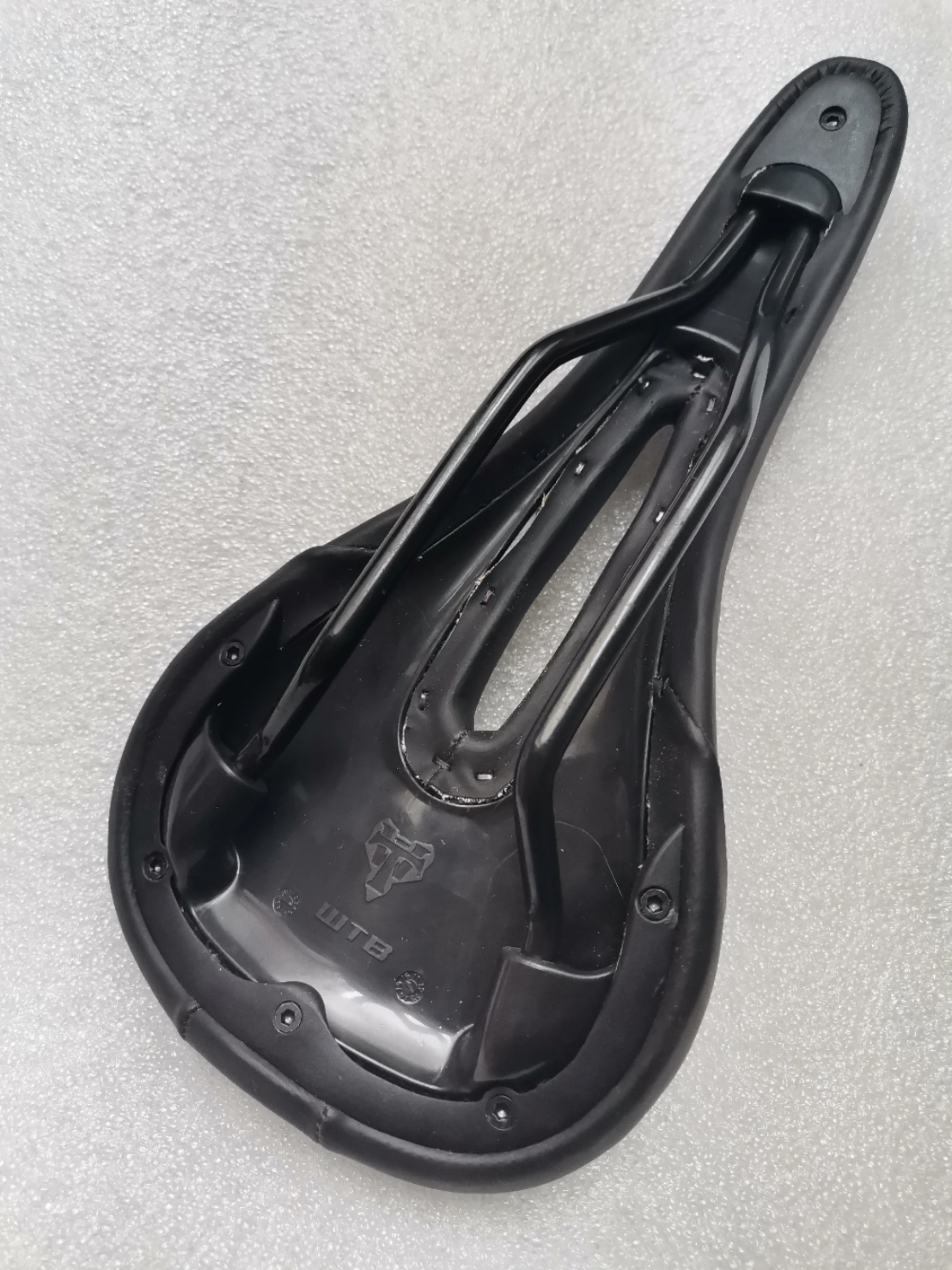 NEW WTB VOLT SADDLE SEAT ROAD MTB 135MM BLACK CENTER CUT OUT