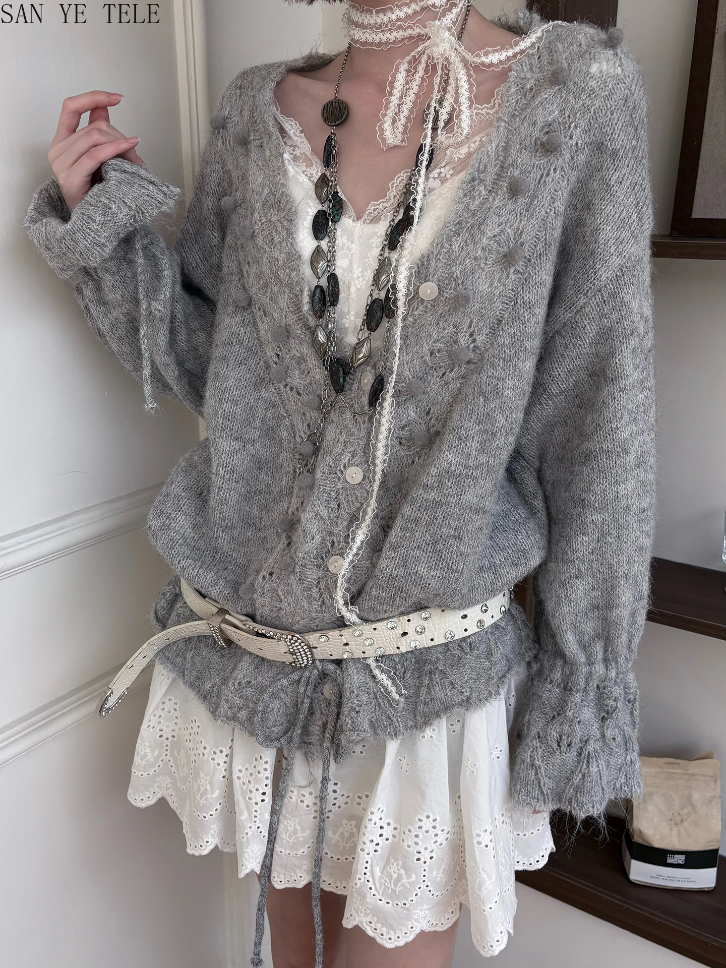 

Waist-cinching Grey/beige Sweater Vintage，Women Autumn Winte Soft Cozy V-Ne Knitted Pullover，with Rope Tassel Ball Design