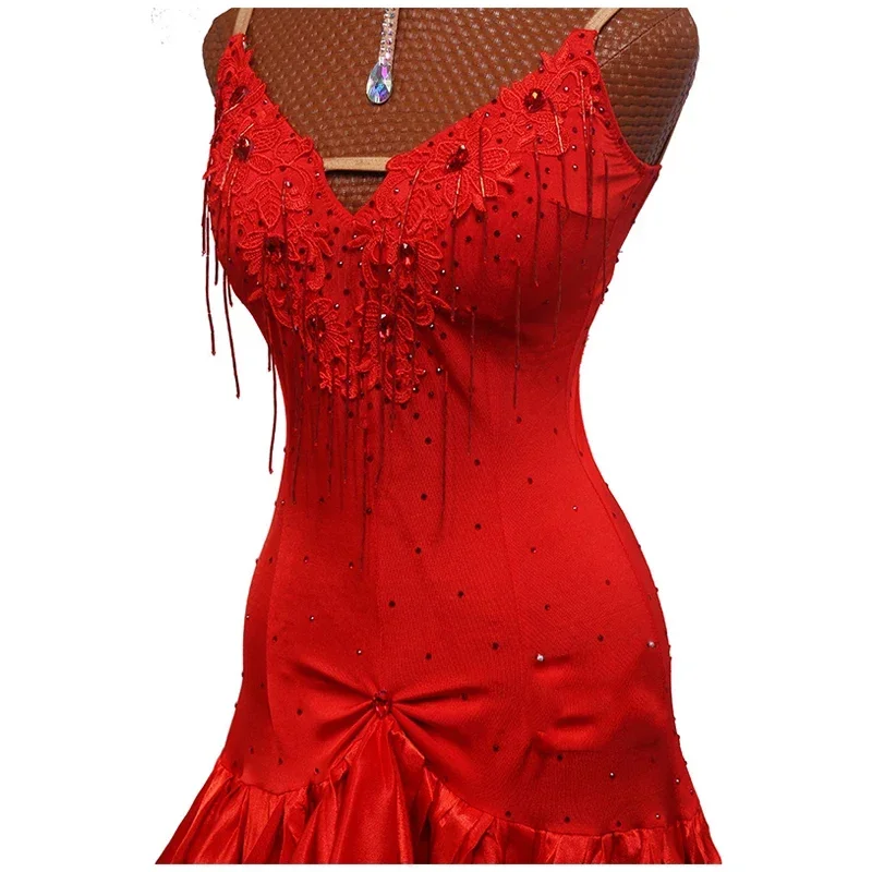 فستان أحمر عالي الجودة مخصص للرقص اللاتيني الجديد مع شرابة لأداء تشا تانجو القياسي للسيدات البالغات