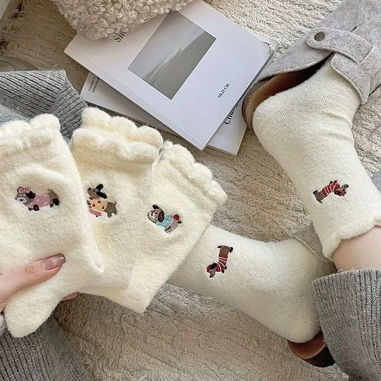 

Cute plush thickened socks women's medium tube socks autumn and winter warm Japanese cartoon cute plush self-heating socks