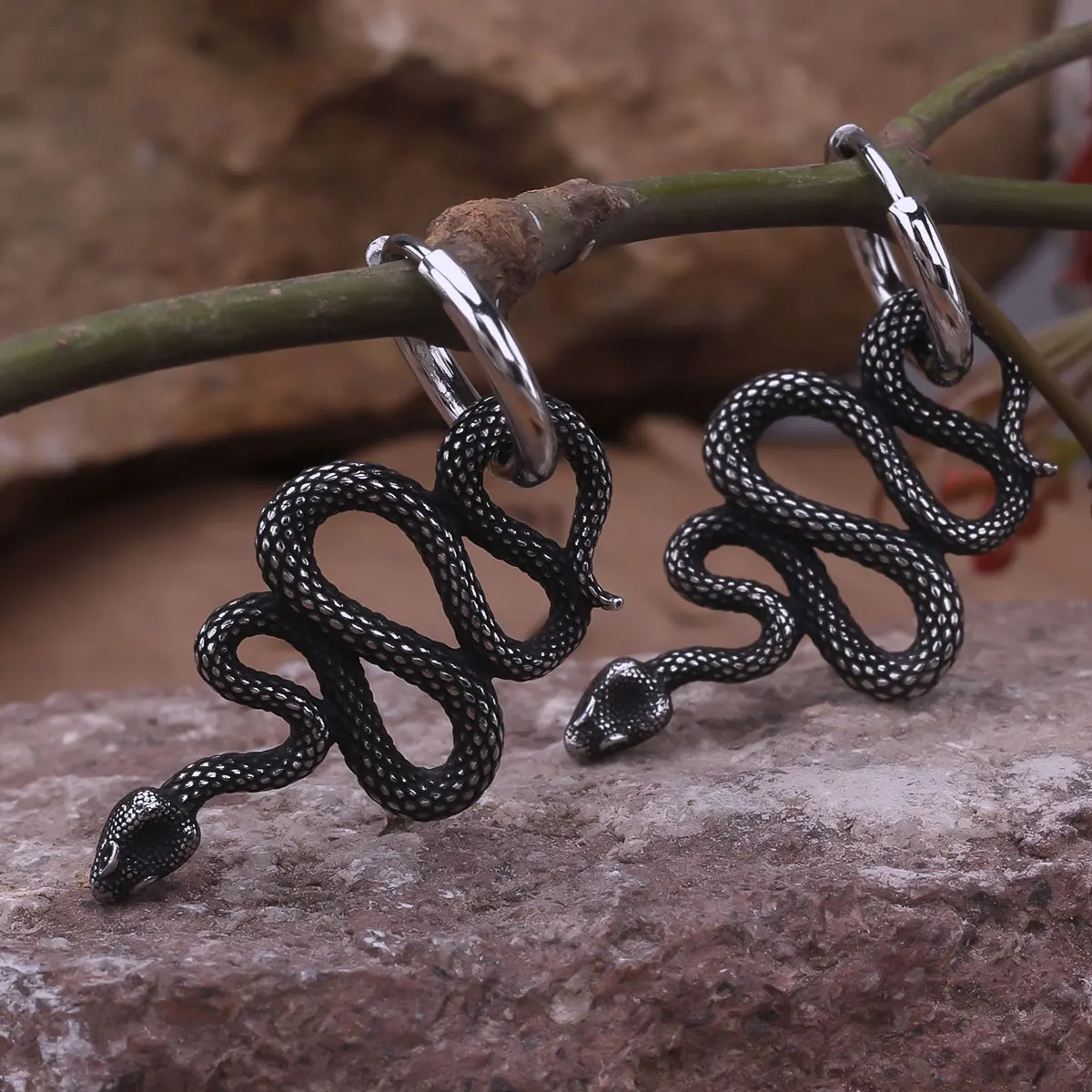 Gothic Plating Black Animal Snake Drop Earrings Unique Design Textured Scales Stainless Steel Ears Jewelry Unisex Punk Earring