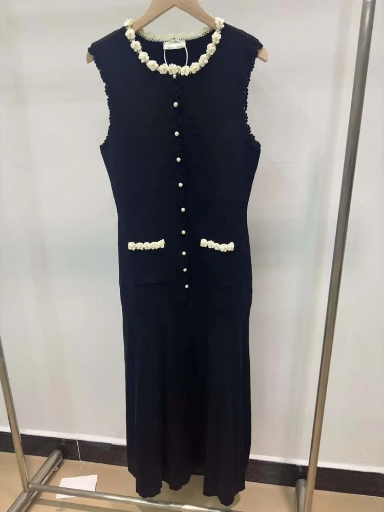 

2025 New Elegant For Women Knit Dress Black O Neck Sleeveless Temperament High Waist Single Button Female Fashion Party Dresses