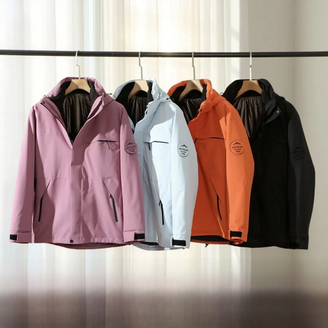 

Outdoor Tee-in-One Fce Lined Windproof Waterproof Hooded Couples Ski Jaet Coat Polyester Fiber Long Sve Zipper Closure