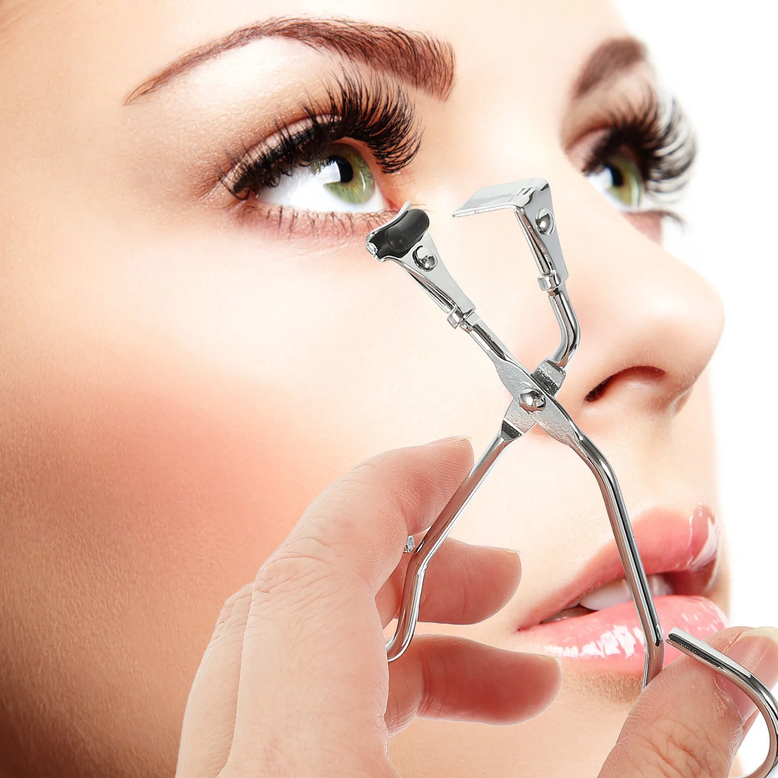 Mini Stainless Steel Eyelash Curler Compact Comfortable Design Safe for All Eye Shapes Portable Makeup Accessories Eyelash