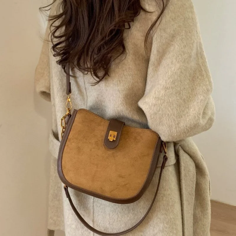 

Women's Handbag Crafted From Sheepskin Leather Featuring Casual Bolivia Vintage Spacious Soft Modern Look​