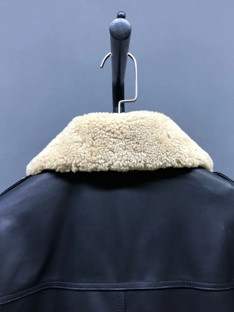 Piumino femminile in vera pelle Colletto in lana d'agnello di lusso Giacca ampia Addensare caldo capispalla in pelle di pecora Lady Fashion Winter