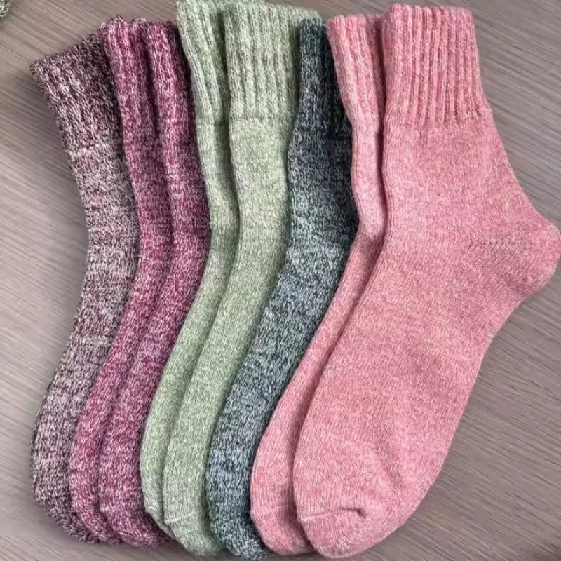 

5 pairs Fashionable retro women's socks new autumn winter warm casual comfortable mid length socks simple women's socks