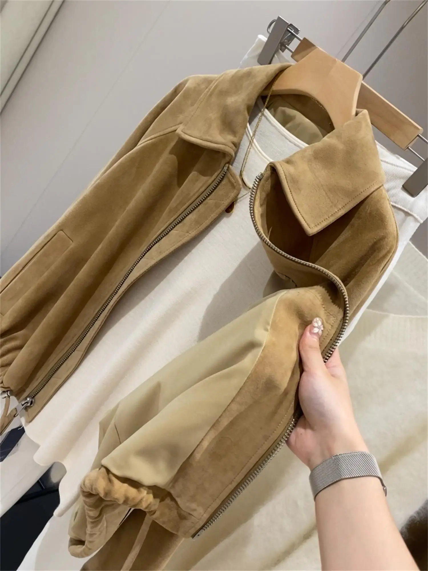 Jaet عالي الجودة مع حاشية Dstring وياقة مدببة ملابس خارجية غير رسمية للنساء موصى بها CHAO