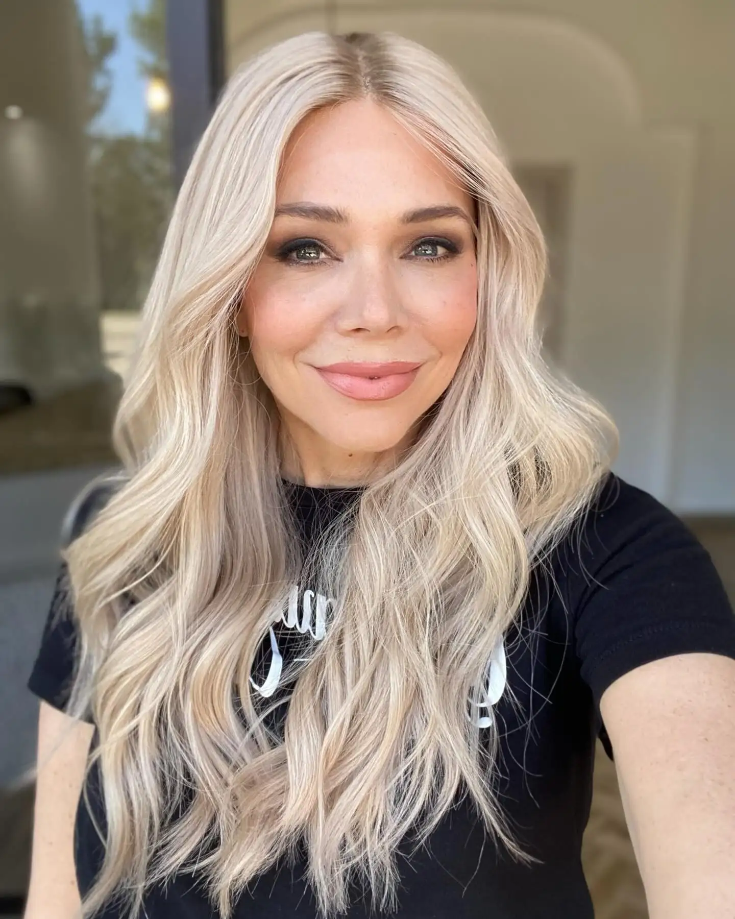 New in HD Lace Front Wig Natural Hairline Ash Blonde Highlights Wig Heat Resistant Luxury Futura Synthetic Fiber Loose Wave Wigs