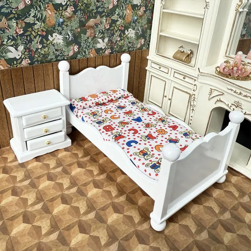 

1:12 Dollhouse Miniatures Wooden Single Bed Nightstand Set Model Doll House Bedroom Scene Decor Ornaments Pretend Play Toys DIY