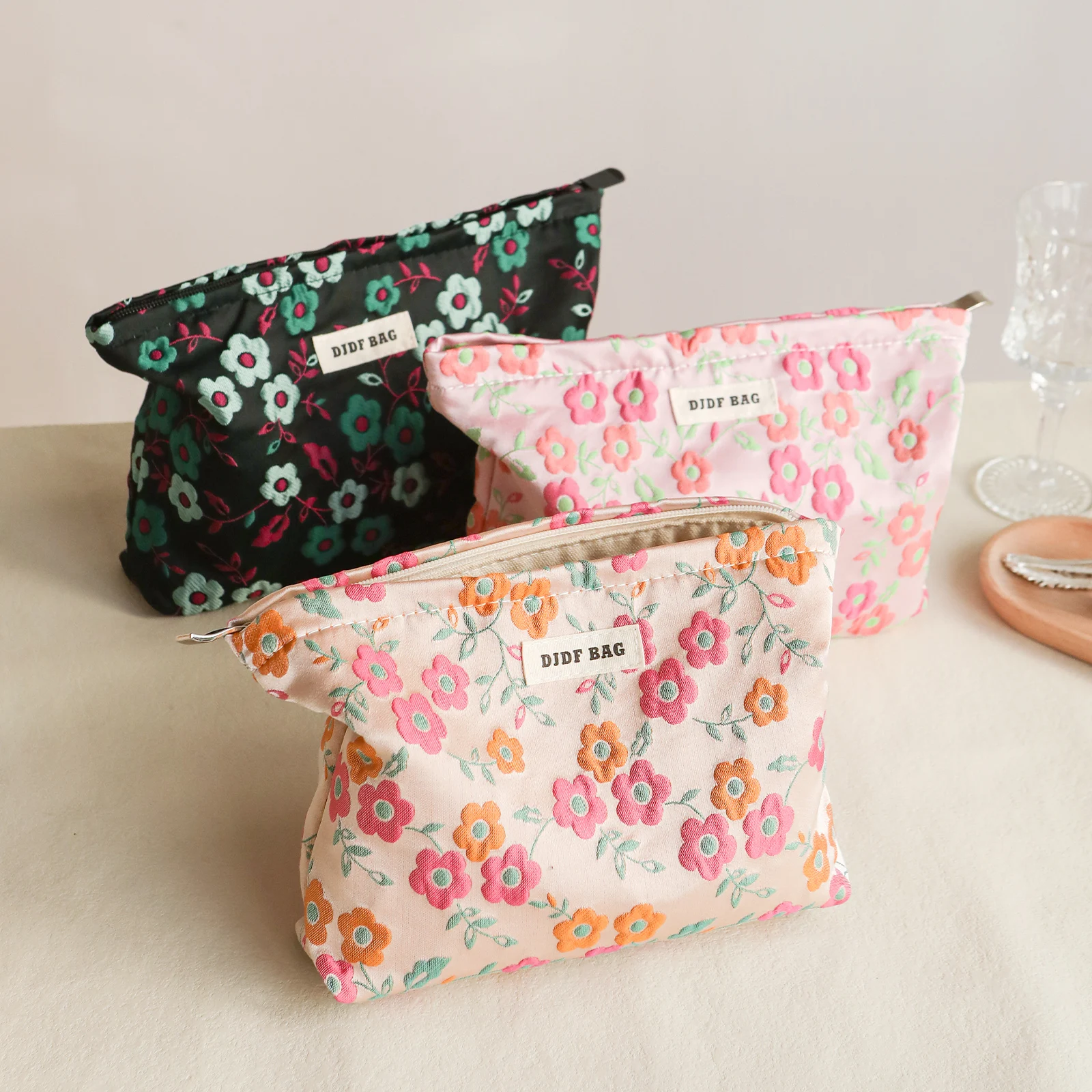 Orange Flower Women\'s Makeup Bag Large-capacity Lipstick Sanitary Napkin Storage Bag High-quality Clutch Bag Portable Toiletry