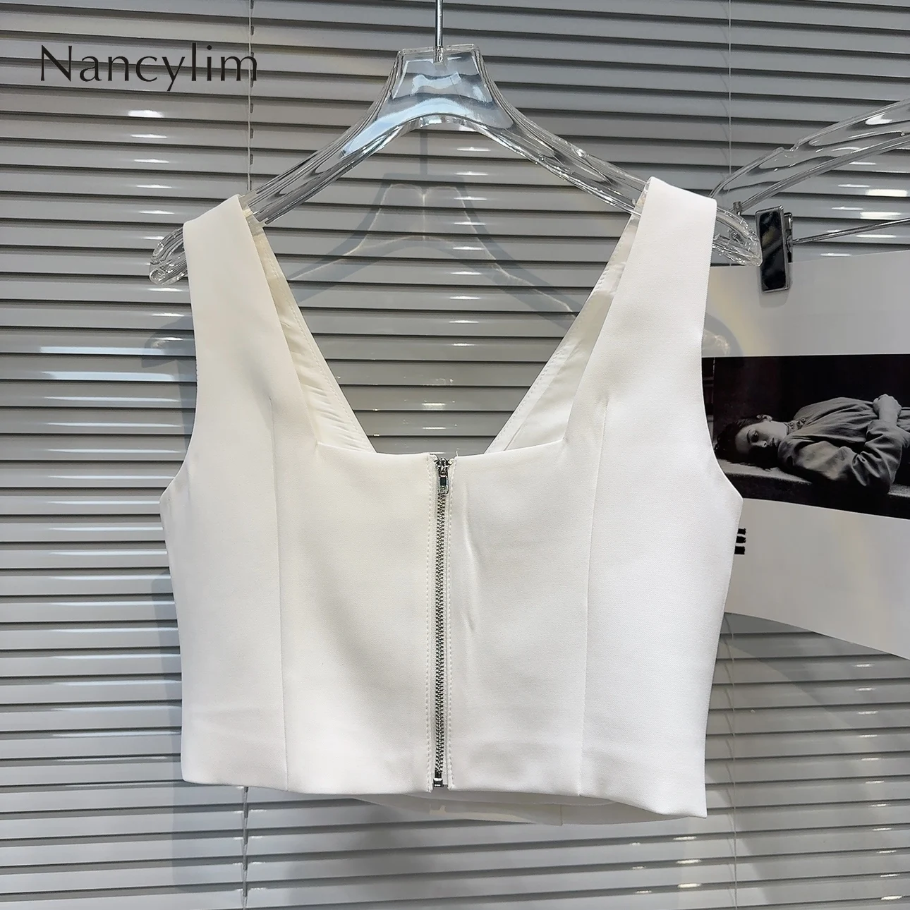 2024 Summer New Classic Style Rhinestone Bow Pin Vest + Suit Shorts 2 Piece Suits Women's Elegant Outfits White Black