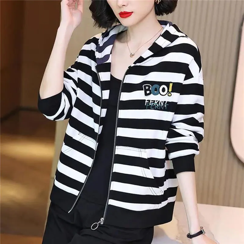 2024 NEW Women Zipper Jacket Spring Autumn Middle-Aged Mother Sports Coat Casual Black White Striped Jackets Top Hoodie Female