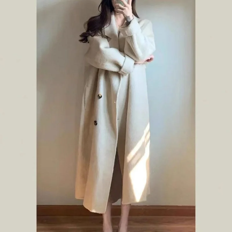 

Женское осенне-зимнее шерстяное пальто, новинка 2023 года, модное пальто средней длины с воротником и карманами на пуговицах