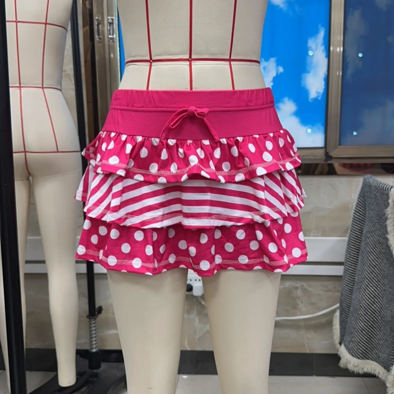 Mini saias de verão de cintura alta para mulheres saia em camadas com estampa de bolinhas rosa para uso diário, viagens, festas