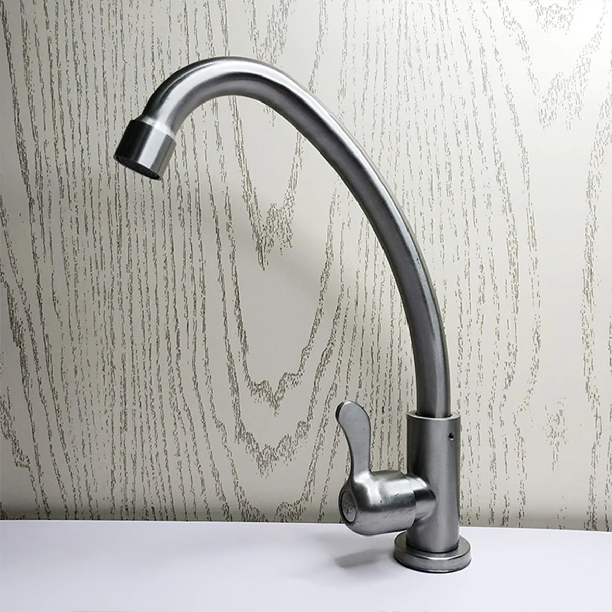 

Silver stainless steel vertical faucet, kitchen sink sink wash basin