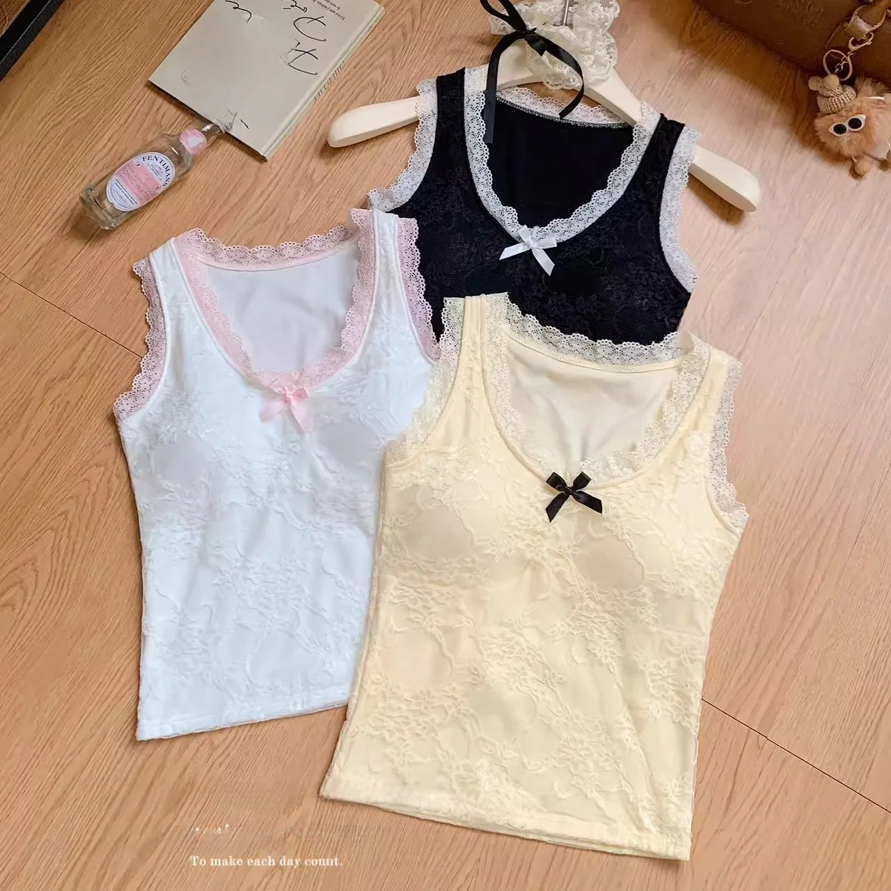 Sweet Lace Strap Vest Women's Slim Fit Fixed Chest Pad No Spill Cup Show Slimming Versatile Top Summer New Arrival