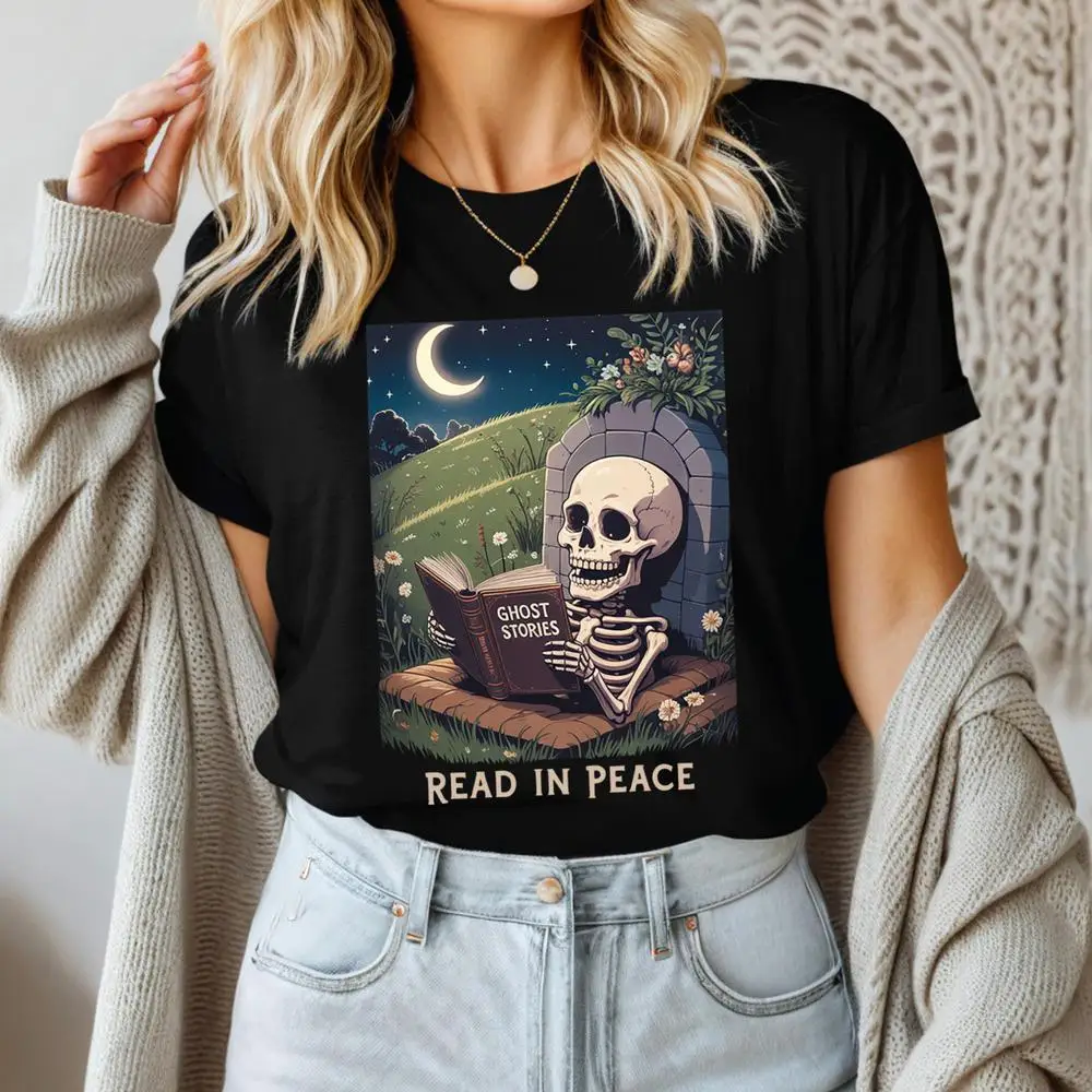 

Футболка Read In Peace, хлопковая рубашка, забавная рубашка для чтения со скелетом, футболка с темным юмором «Книжный червь», дизайн ночной книги «Кладбище»