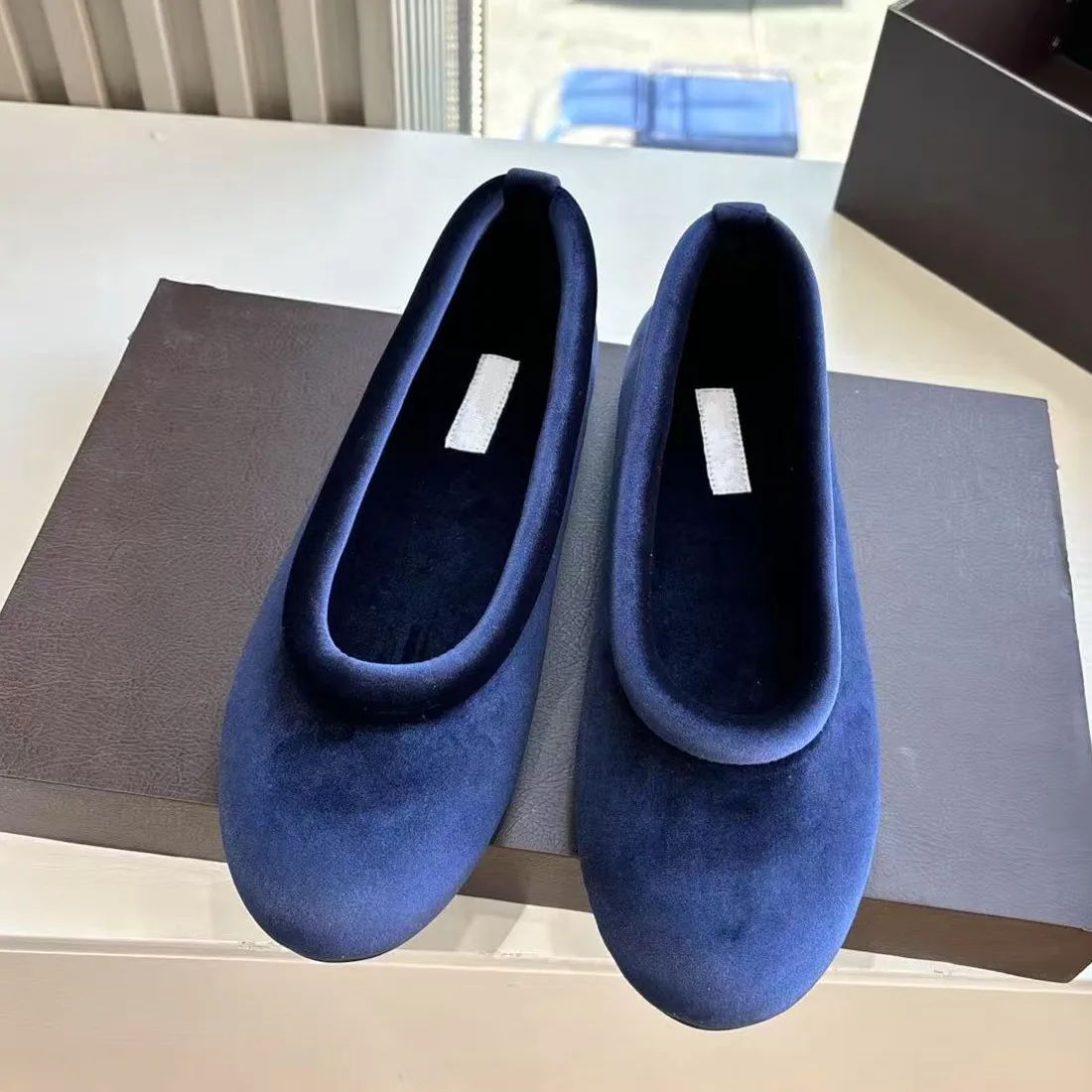 

Retro woolen flat Mary Jane shoes for women in the autumn of 2025, new woven Boken shoes trend