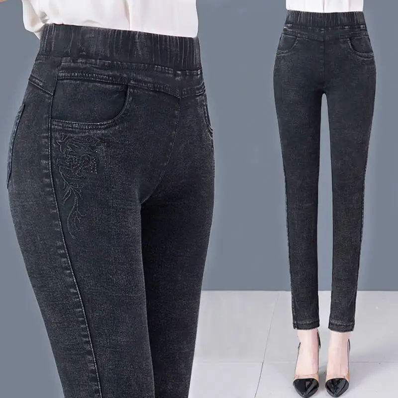 

New Women's Warm Jeans Winter Snow Warm Plush Elastic Jeans Women's Tight Thickened Student Denim Pants Wool Mother Pants