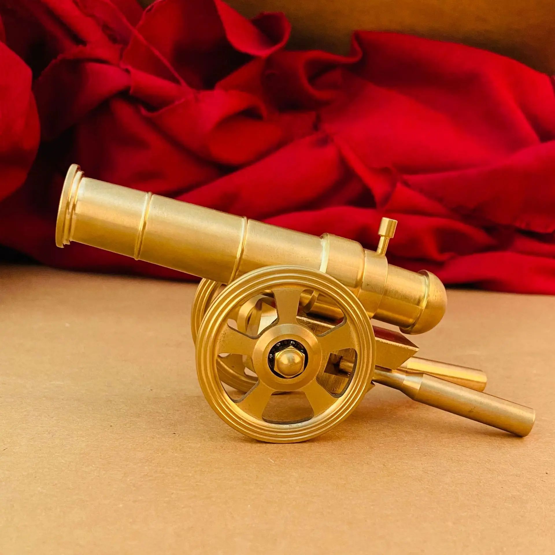 Cañón de latón macizo, modelo militar, recuerdo militar, juguete de descompresión, adorno de regalo, suministros artesanales de apertura para el hogar y la Oficina, regalo