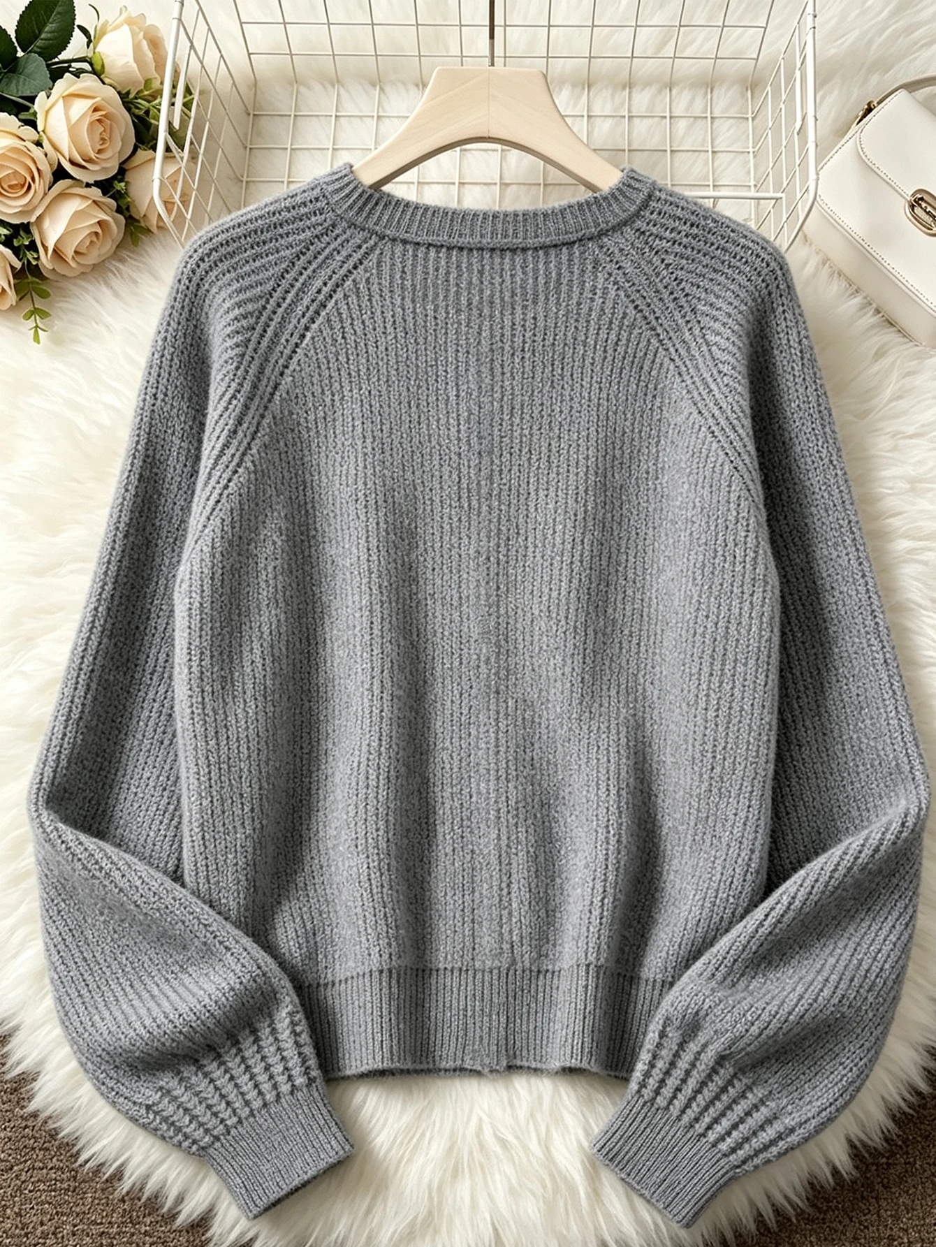 European Autumn and Winter New Gray Short Coarse Knit Cardigan for Women, Round Neck Raglan Lantern Long Sleeves, Snowflake Rhinestone Buttons, Soft Sweater Coat, Christmas and Thanksgiving Lazy Casual Style, Slim Fit for Petite Figures, Warm and Versatile, Daily Commute, Internet Celebrity Hot Item, Women's Knit Top