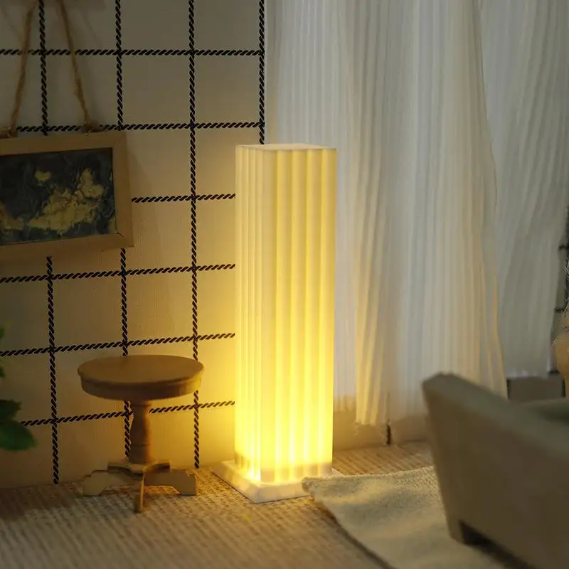 Lampe pour maison de poupée 1/12, modèle de sol LED de simulation, décoration de salon et chambre à coucher, ornement, cadeau